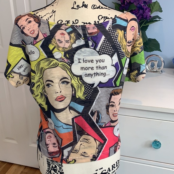 Oversized Embellished Pop Culture Crop Top Medium - Picture 2 of 6